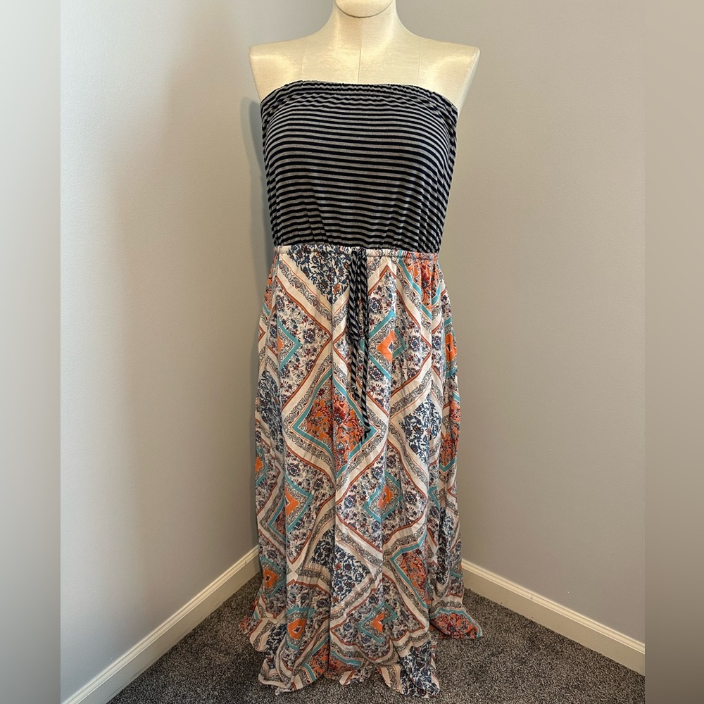 Pure Energy Black and White Strapless Sundress